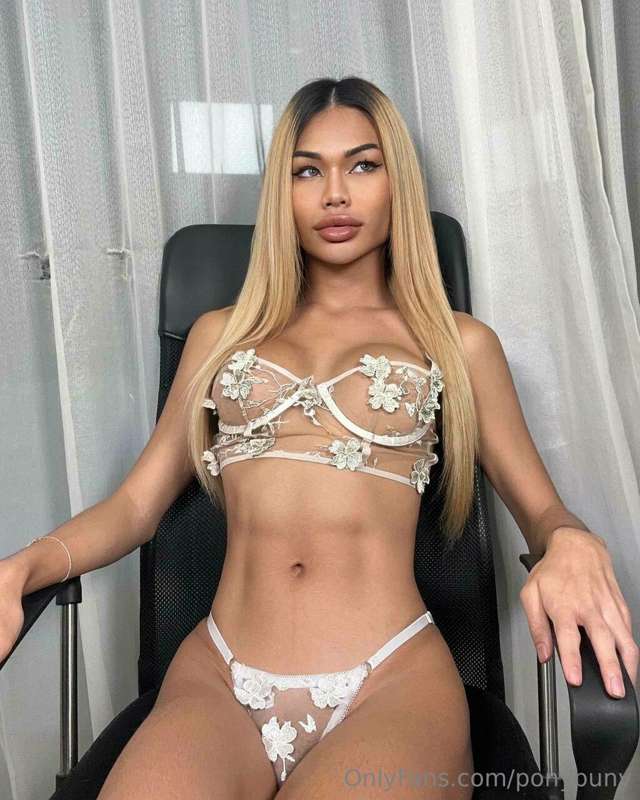 I love the way you explore my body using your hands 🤭😋