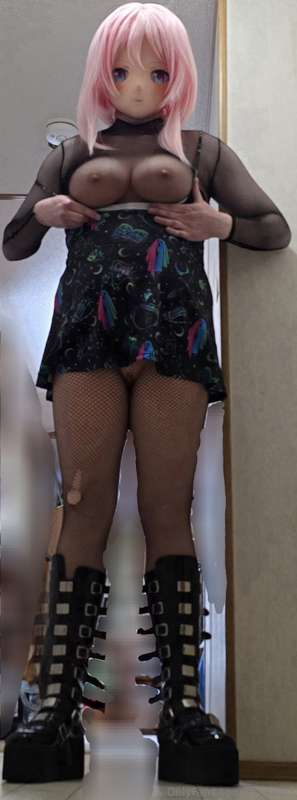 Happy Friday!! ☺️ Come play with your naughty girl.😏