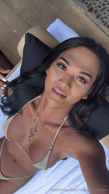 come give me a kiss please? 💋🥰