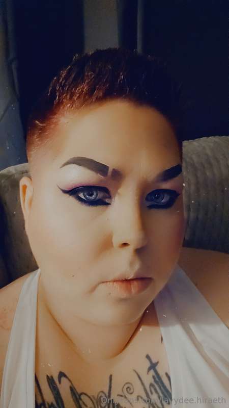 To be captivated by my eyes...