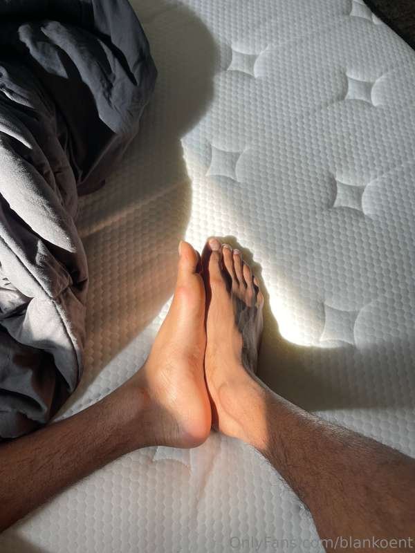 Would u squirt on my feet babes!😩 or would u let me Feet fuc..