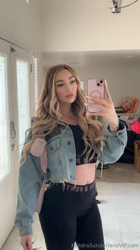Photo 487 of Kendra Sunderland on Tocromo