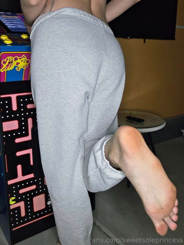 Looking for someone to play garage arcade with. Would you jo..