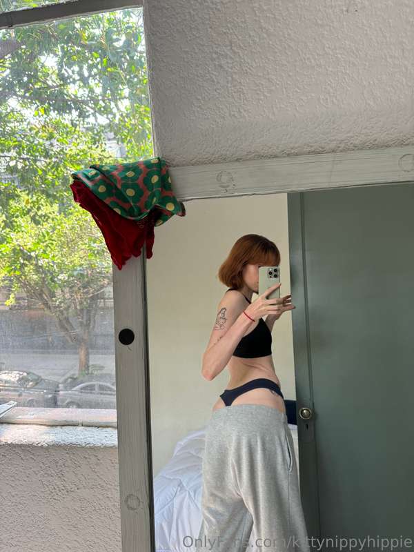 kittynippyhippie image #0