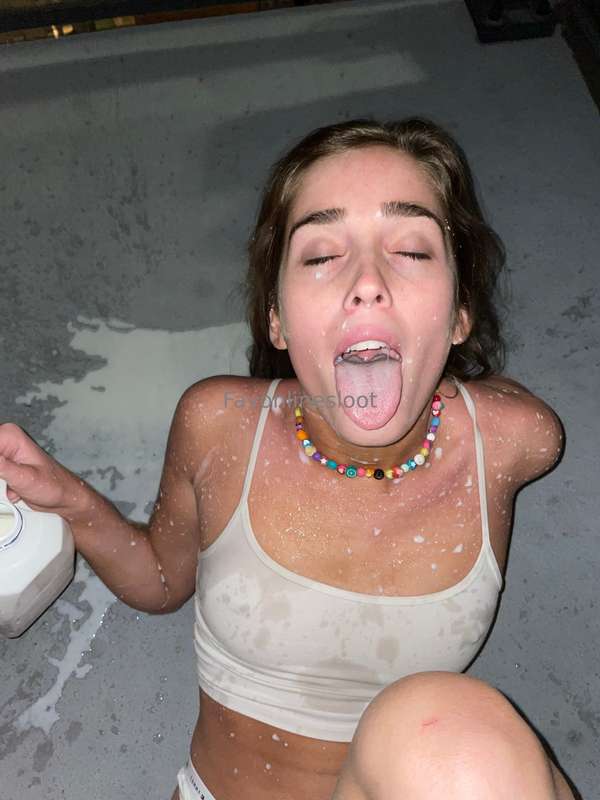 Can I milk you with my lips??? @urfavonlinesloot https://onl..