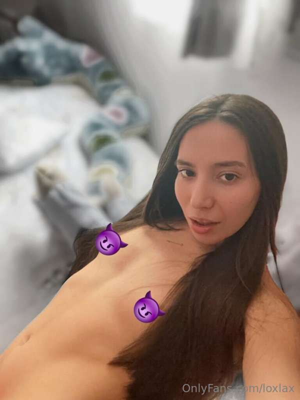 Estoy solita en casa y muy cachonda 😈alguien para Sexting o ..