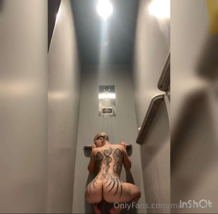 Sending out privet solo vidoes of me playing with myself soo..
