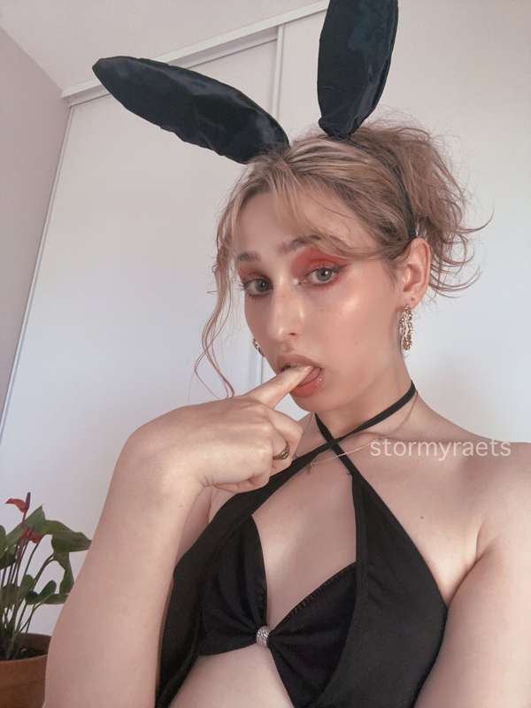 Heeeyyy, I've heard that you need a bunny senpai🐰