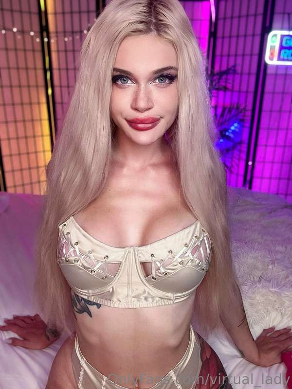 virtual_lady