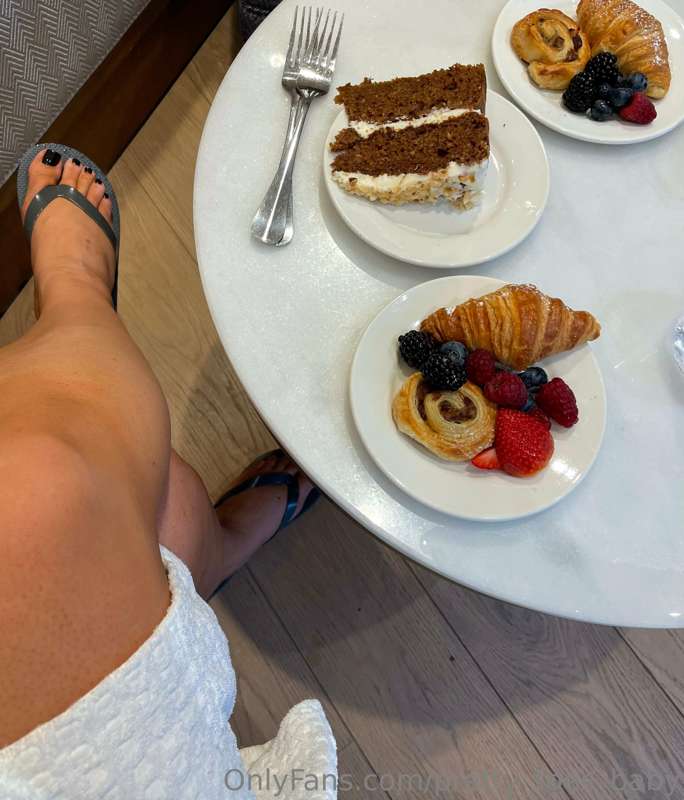 pretty_toes_baby