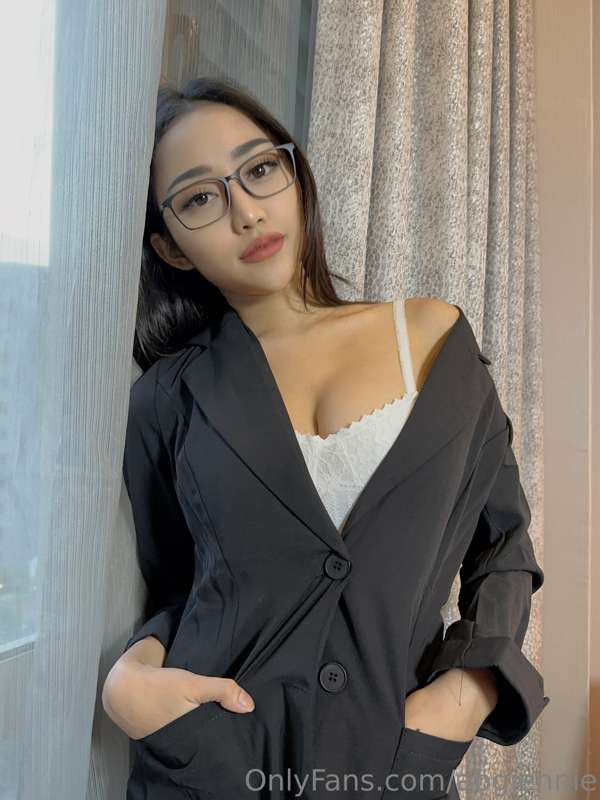 consider this your overtime reward 💋