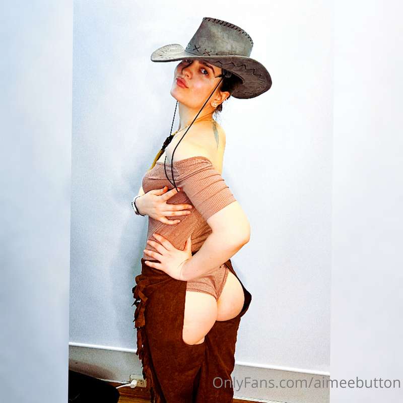 aimeebutton image #0