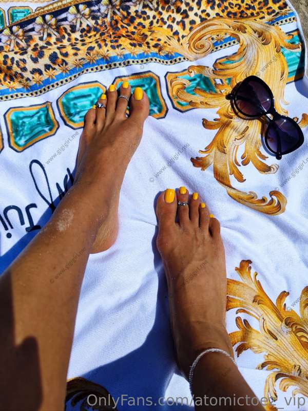 Luxury feet, luxury nails ⭐🔮

SWIPE ➡️ for full set