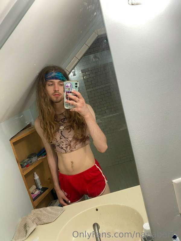 My little cute buddy @the_disco_stick is making new content,..