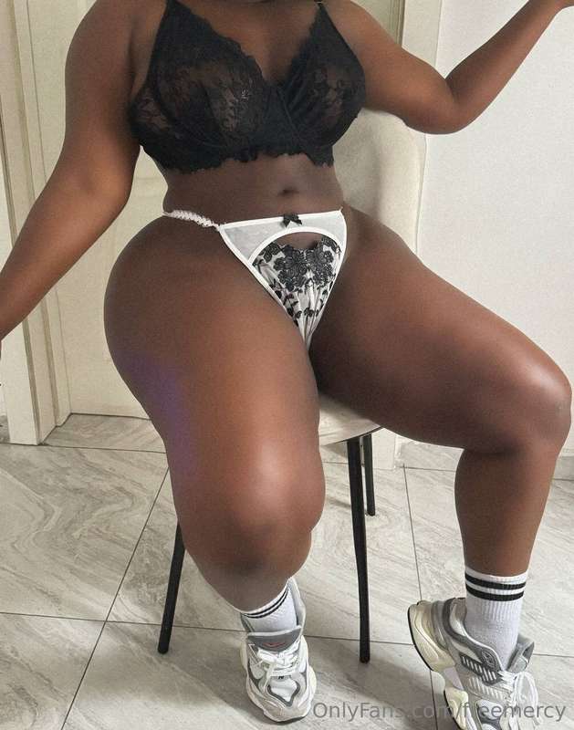 CHECK OUT THIS THICK CURVY SLUT FOR FREE 👇🏼https://onlyfans...