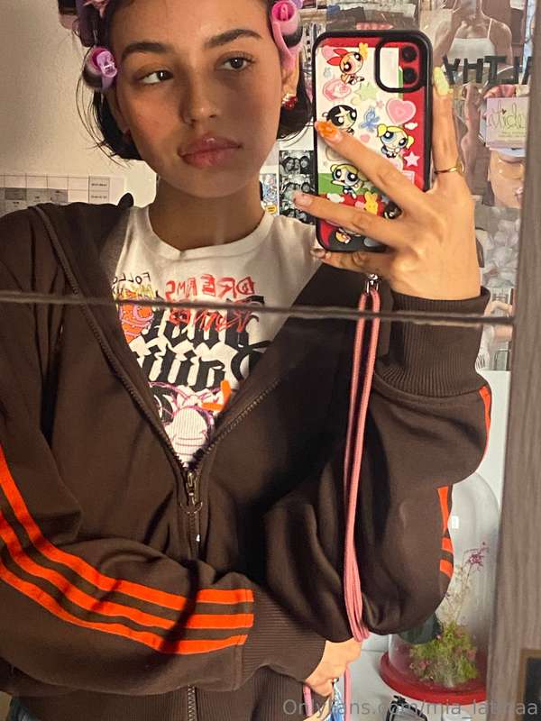 Let me distract you🫣
