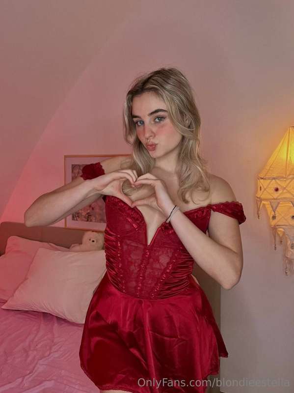 blondieestella