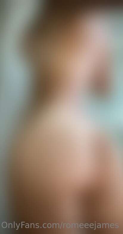 Woke up and felt a little naughty so I took a fully nude pic..