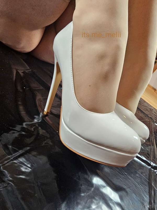 Leck meine weißen High Heels du kleiner Loser😈👠👅Lick my whit..
