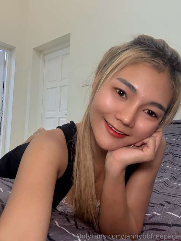 If I was in your bed right now, what would you do first?😘