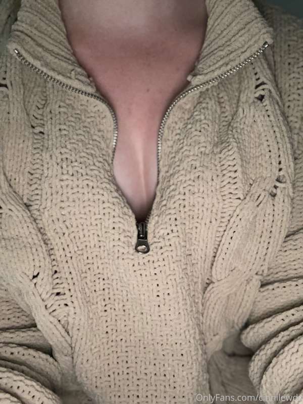 Tiddies make people happy so here, some sweater happiness