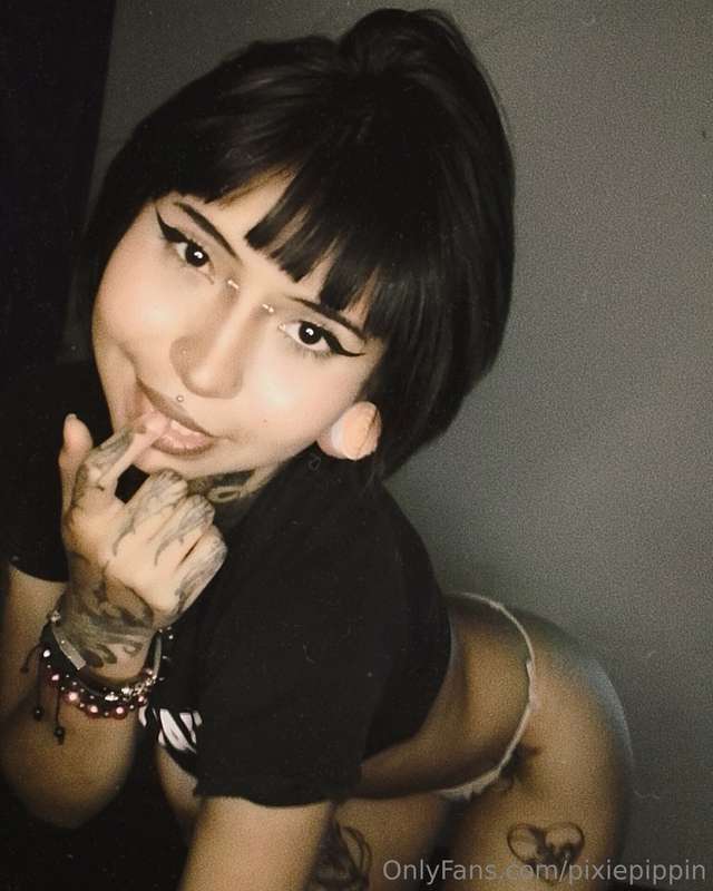 I have so much planned for this weekend!! stay tuned 🖤