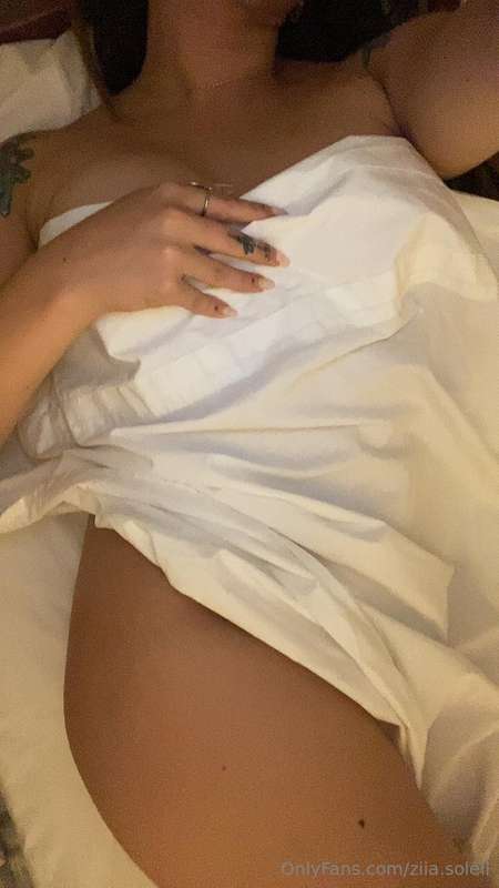 para dormir un rato conmigo si?🙈