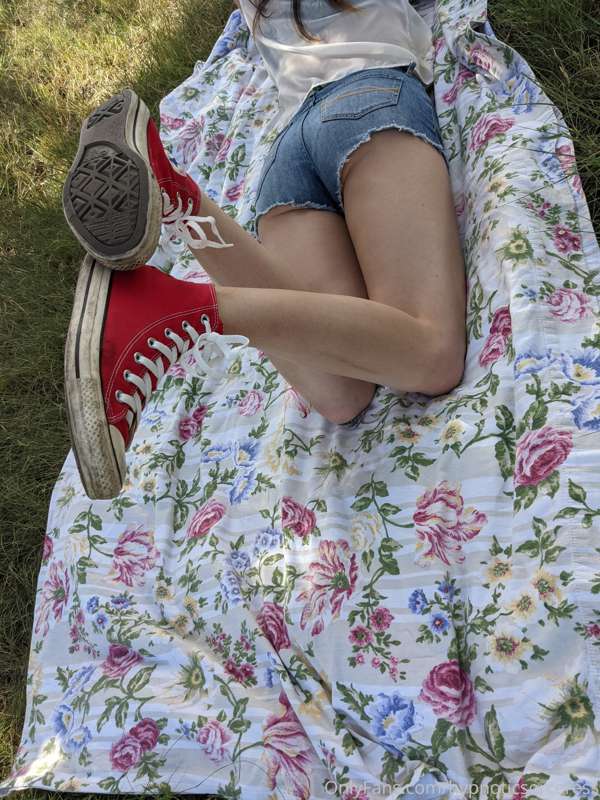 Red converse