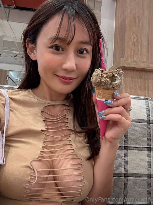~ Do you like ice cream? >w<