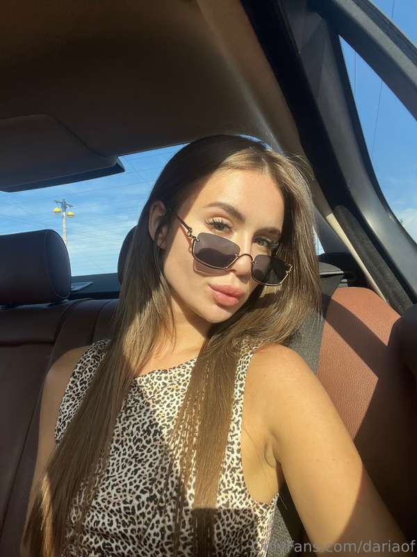 In a taxi😎