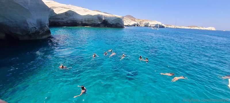 Dopo mezzanotte siamo stati alla bellissima spiaggia/scoglie..