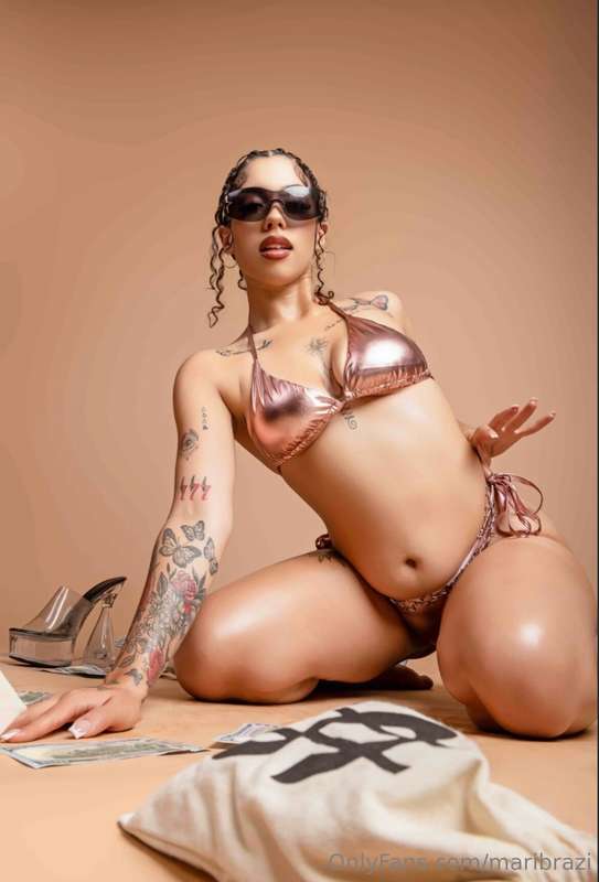 Take this off of me now !! 💦 I wanna sit on your face 🍑