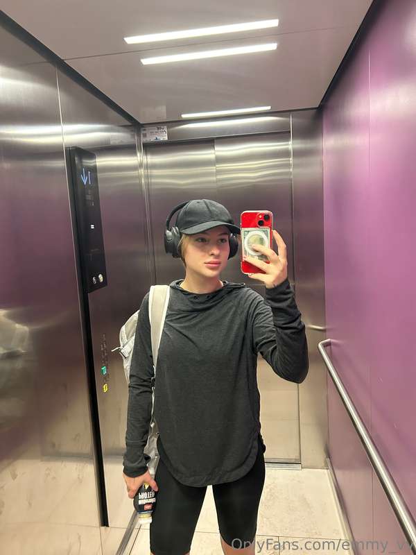 emmy_vv
