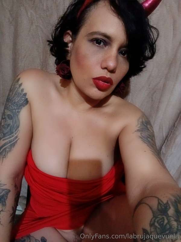 labrujaquevuela