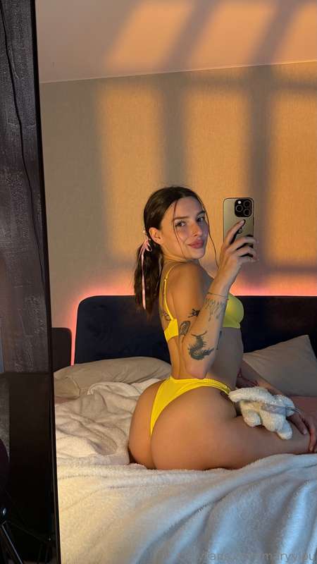 sunset hour 💛 would you like to enjoy it w me ? 