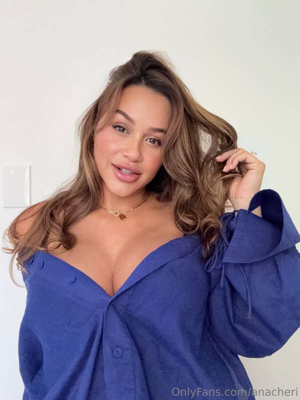 Happy weekend eve!! Get ready for new videos in your DM's an..