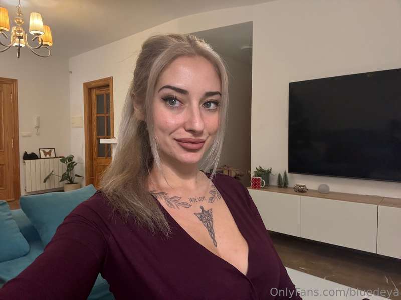 Do you think I should upload more nude photos?😈