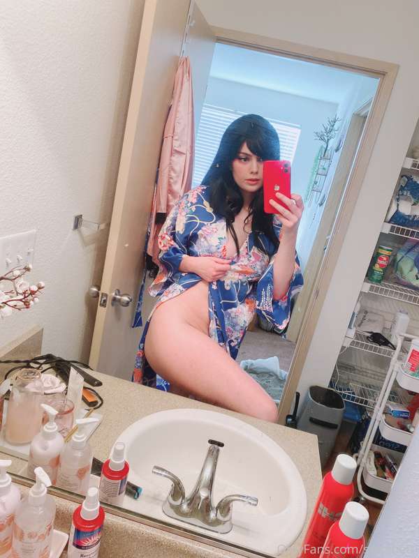 TIT PICS + MASTURBATING WITH DILDO (SHORT UNEDITED). 

I nev..
