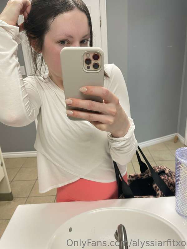 Post cardio flushed face & bedroom eyes for you.  I love wor..