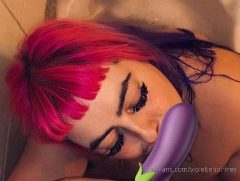 violetlenoirfree image #0