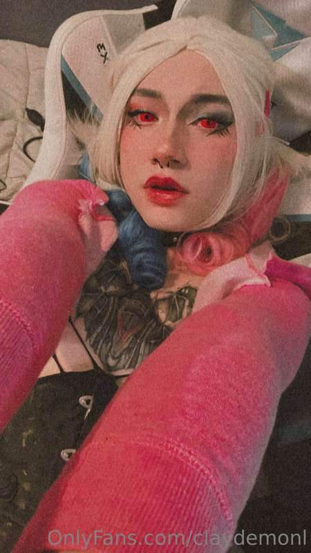 Hellow there 💗 do you guys have any new cosplay suggestions?..