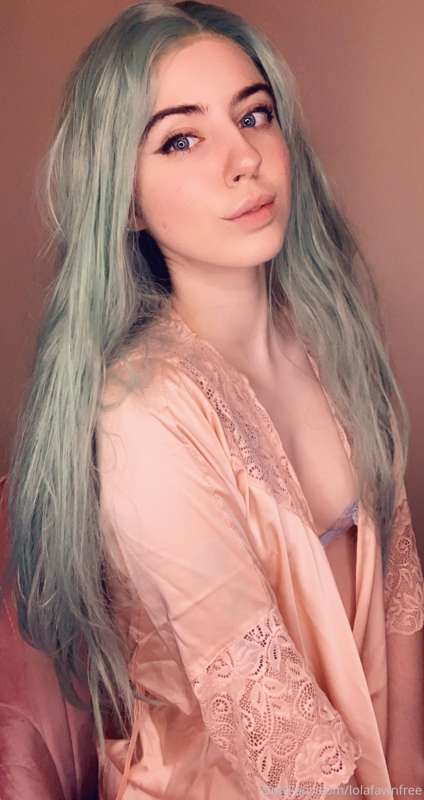 24 fresh nudes on my explicit page! Get ‘em while they’re ho..