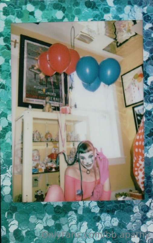 Hiii can you see this?? 🤡

I’ve posted this but it literally..