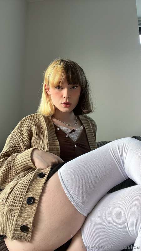 I forgot to mention but i got white thigh highs! :3Tip this ..