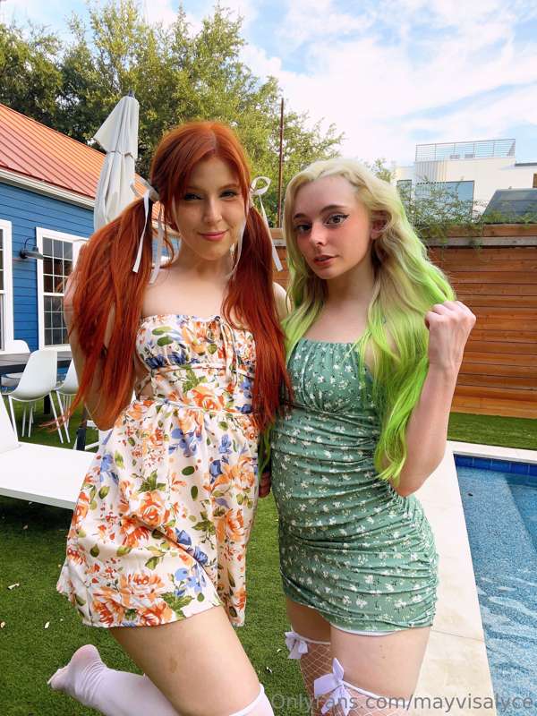 Do you think you can handle both of us at once?! 😘😘😘
