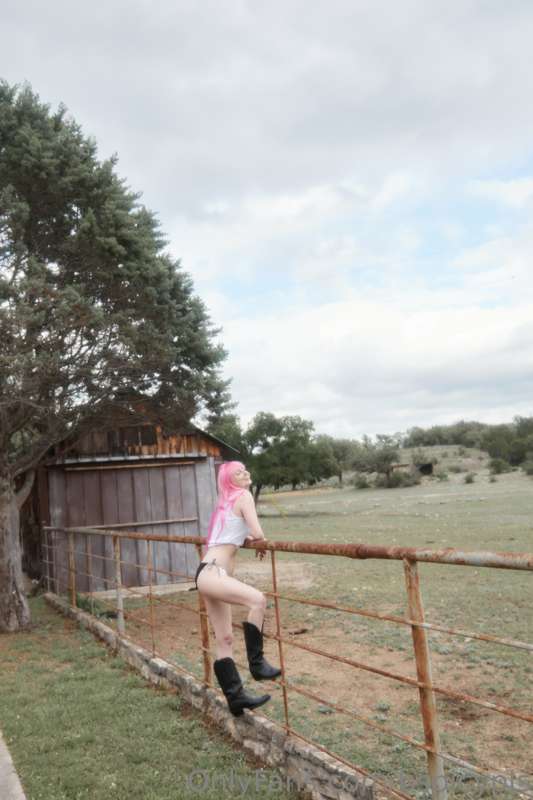 Dreamy farm girl