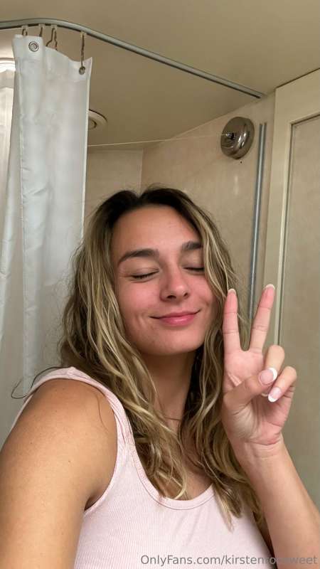 kirstentoosweet photo