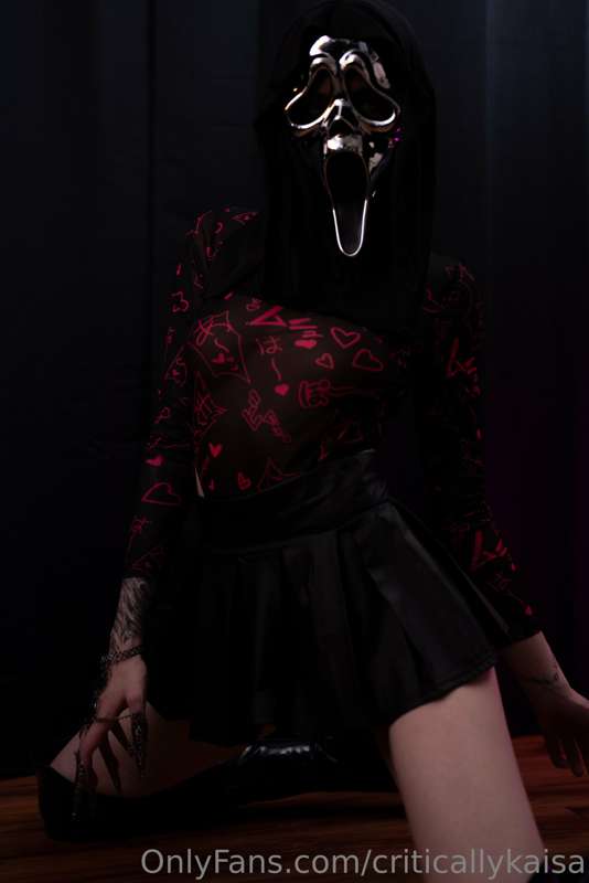 criticallykaisa image #2