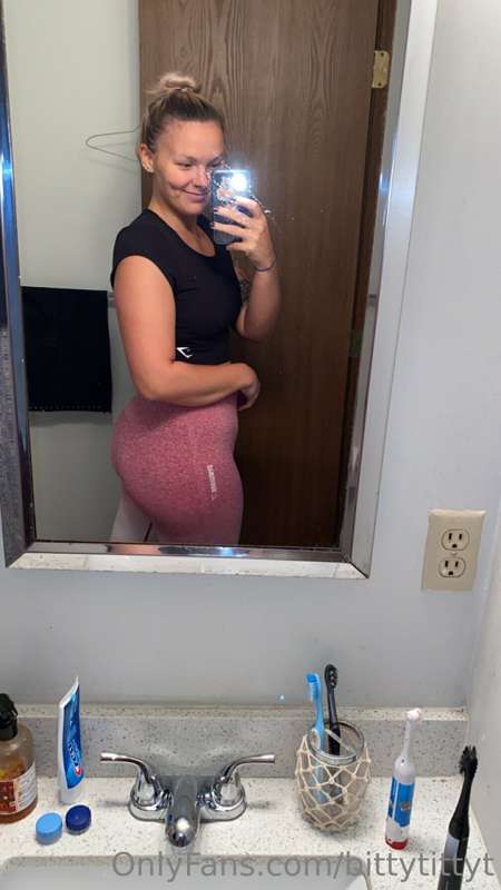 Someone cum work out with me 😉😛
