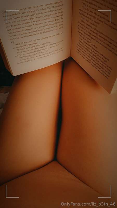 A spot of bedtime reading 📚
